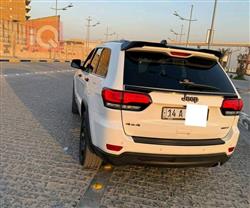 جیپ گراند شیرۆکی